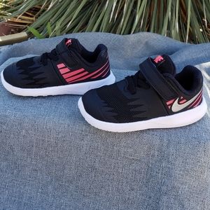 Nike Star Runner - Girls 6c - Black Pink White